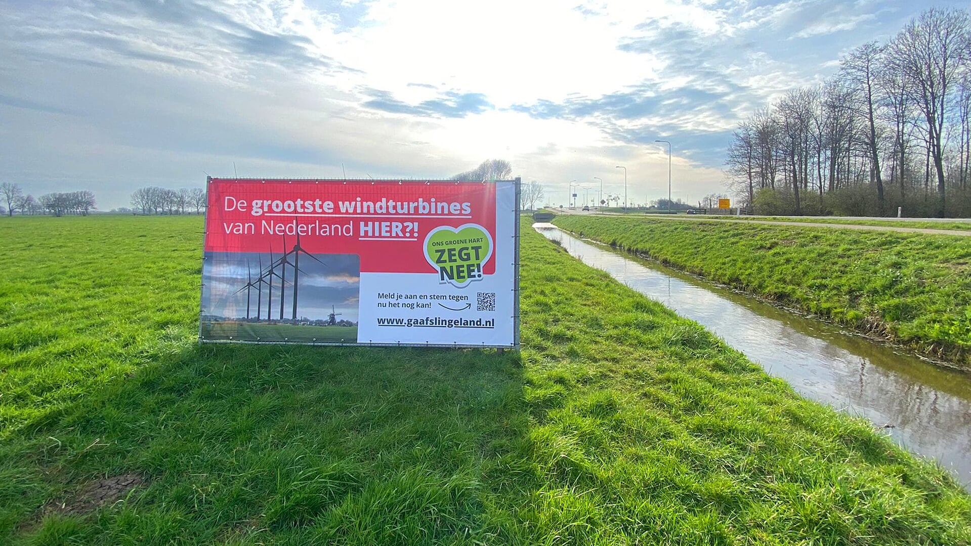 • De actiegroep Gaaf Slingeland hing afgelopen week in het gebied posters op en plaatste ook spandoeken.