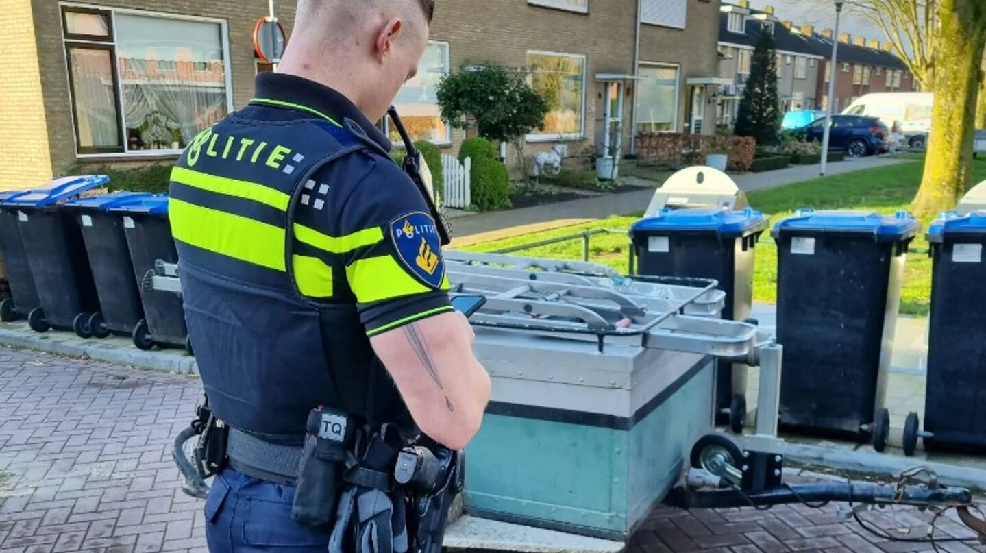 politie controleert aanhangwagens in molenlanden en schrijft één