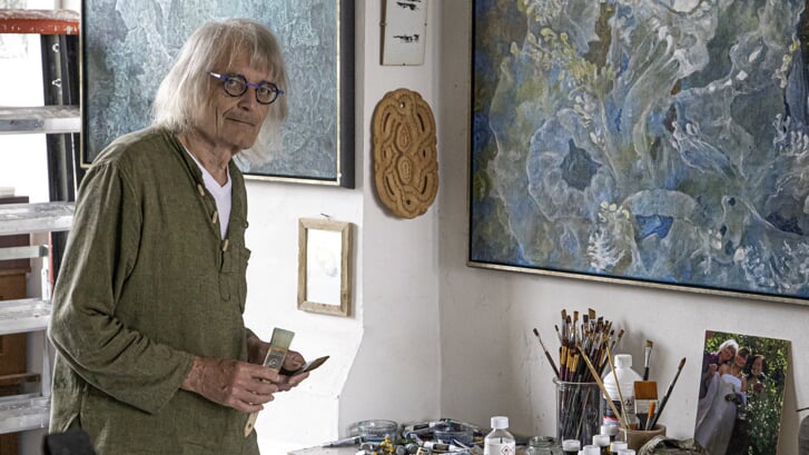 Wim Janssen werkt al 50 jaar als kunstenaar. Om dat te vieren opent hij twee weekenden een tentoonstelling met zeventig van zijn werken.