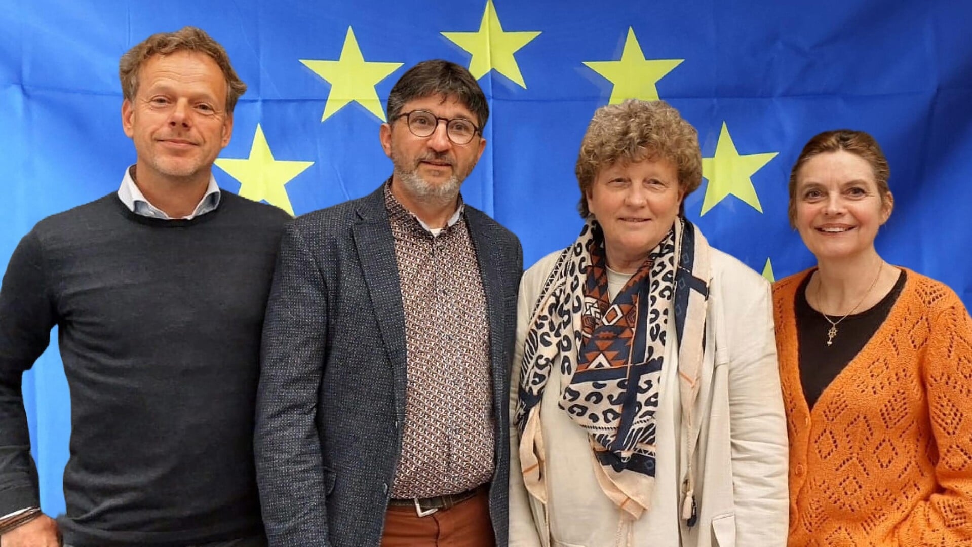 • Op de foto v.l.n.r. de vier fractievoorzitters Richard Hoogveld, Anne van Rossum, Rita Boer Rookhuiszen en Renske de Zwart.