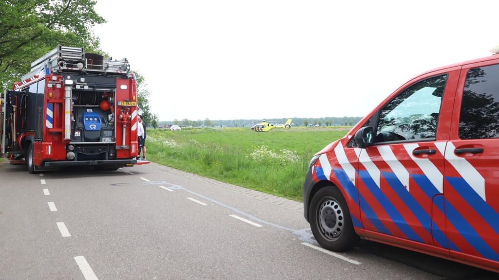 • De traumahelikopter en de brandweer schoten het beknelde slachtoffer te hulp.