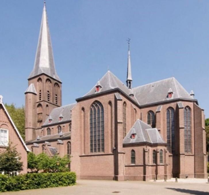 • Nicolaaskerk in Jutphaas.