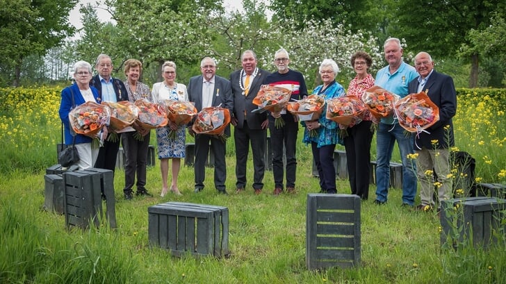 In de gemeente Buren werden zestien lintjes uitgereikt.