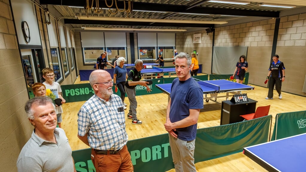 Tielse Tafeltennisclub vrnl: voorzitter Marc Sassenus, penningmeester Peter Jellema en bestuurslid Alex Janssen.