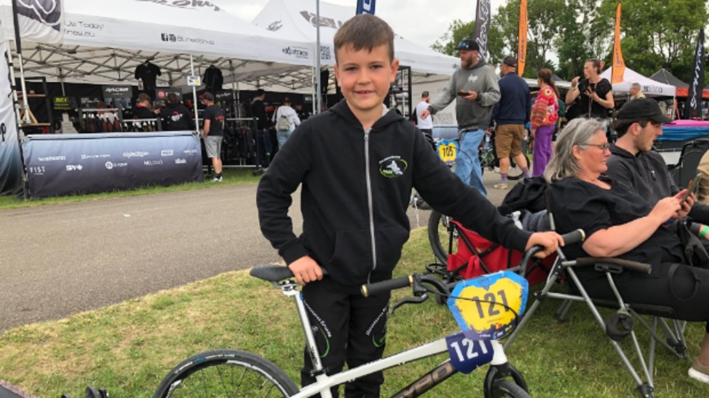 Begische Simon wacht tot hij mag rijden bij de European Cup BMX