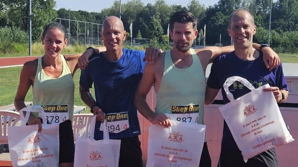 Daan Alblas, Marjolein Baeten, Martijn Geen en Ron Meuer volbrachten 175 rondjes.