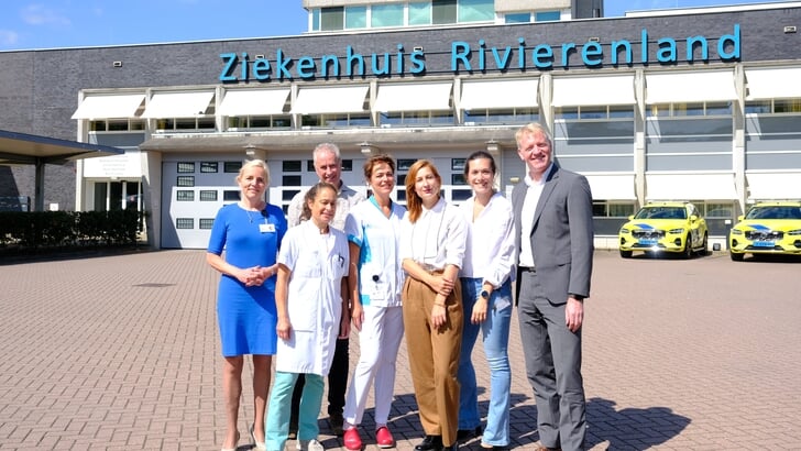 Van links naar rechts: Wendy Bosboom, Tanja-Anne Hoogendoorn, Frank Lindhout, Karin Pannen, Esther van Lith, Sanne Boersma, Erik de Haan.