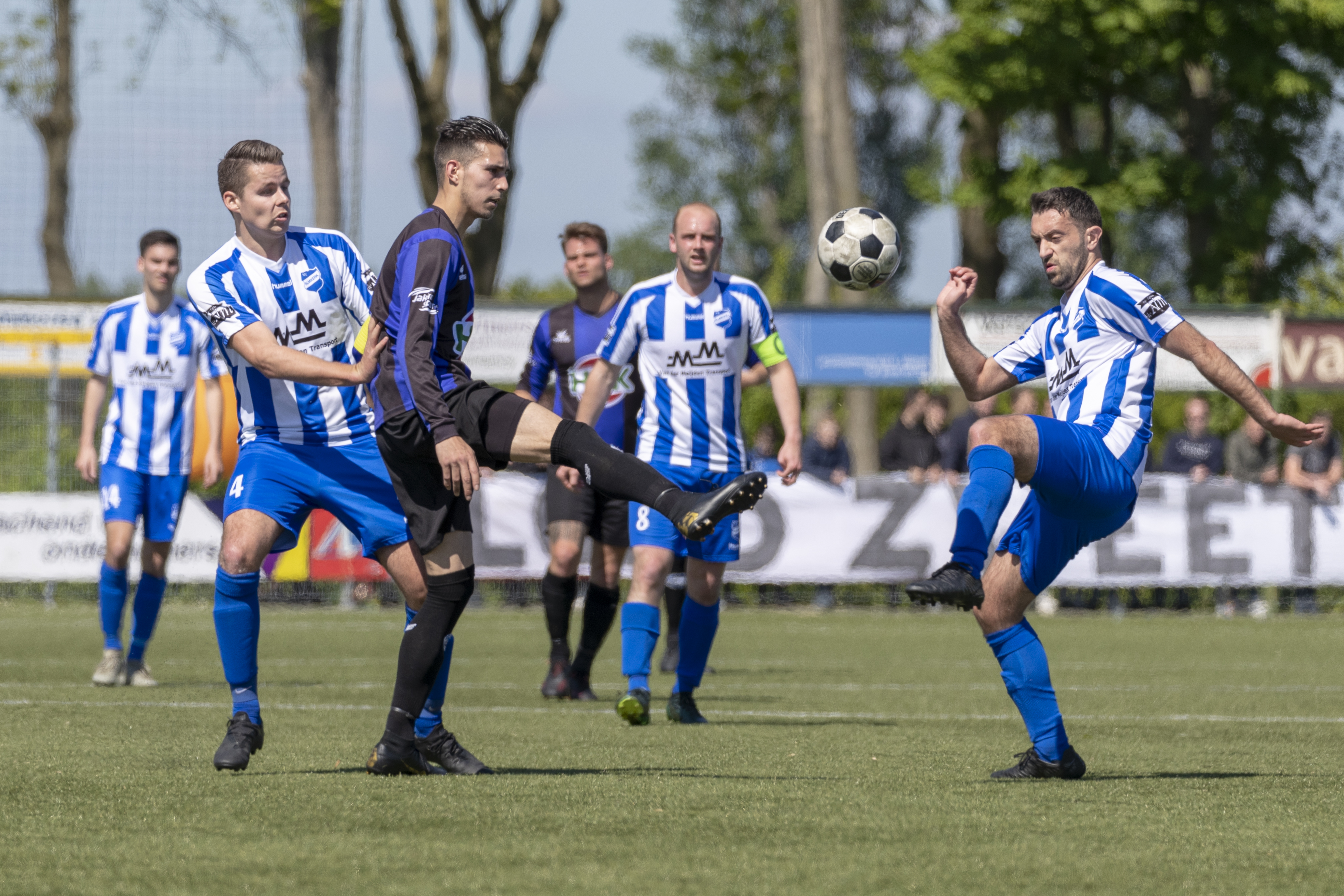GRC 14 houdt hoop na knappe 0-3 in derby bij Almkerk