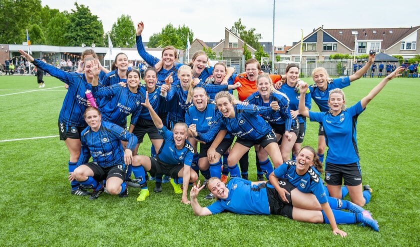 Bergambacht-dames overtuigend kampioen