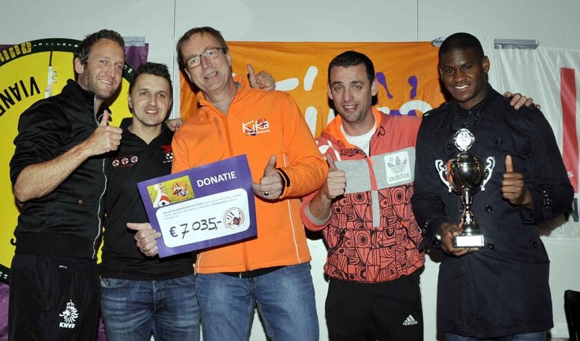 Brederodes (zat) wint KiKa-toernooi
