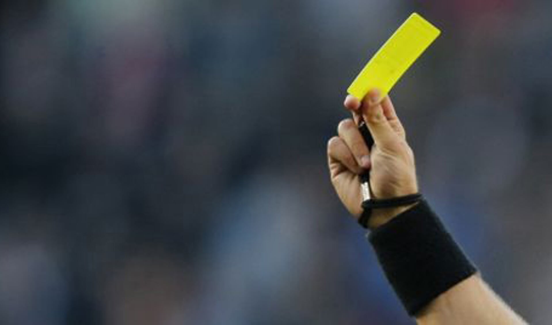KNVB versoepelt kaartenreglement in amateurvoetbal
