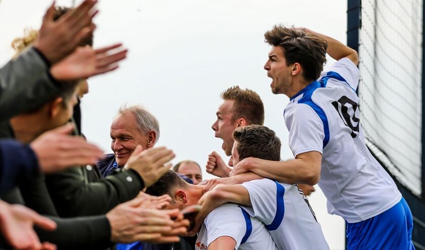 Derby Ameide-SV Meerkerk levert nu wel vuurwerk op: 3-1 en twaalf gele kaarten
