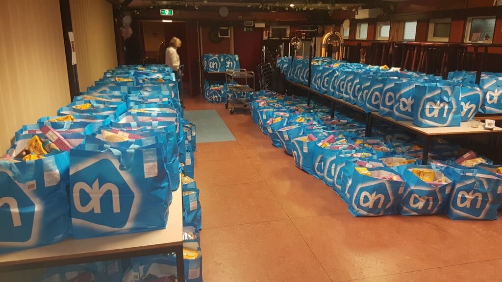 • 220 gevulde tassen worden uitgedeeld in Leerdam en omgeving.