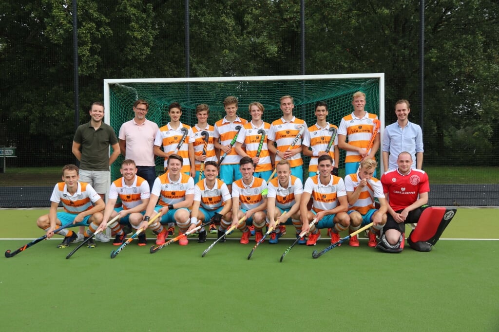 Teamfoto van MHC Nieuwegein hockeyheren 2.