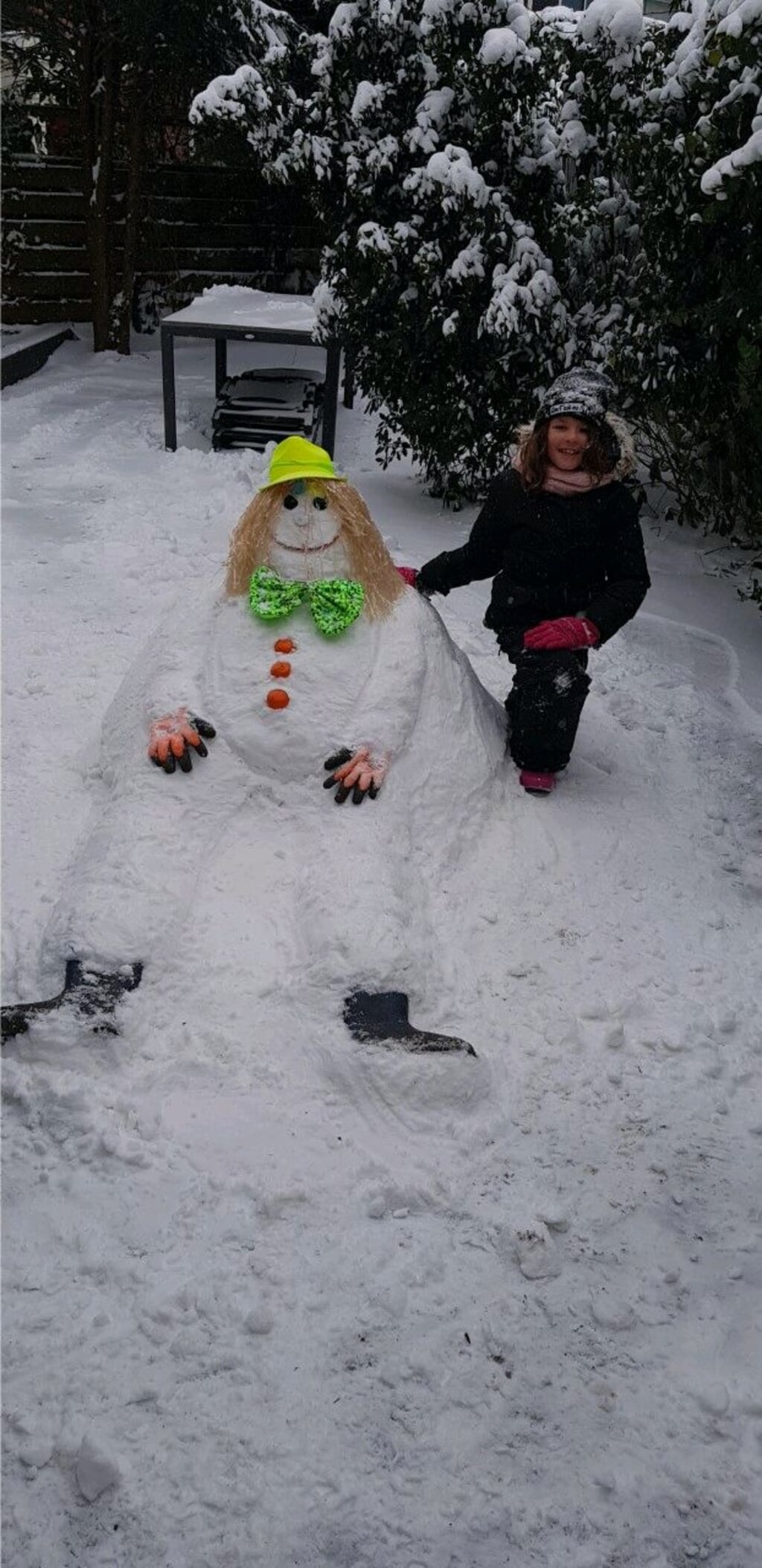• Tess won de sneeuwpopchallenge.