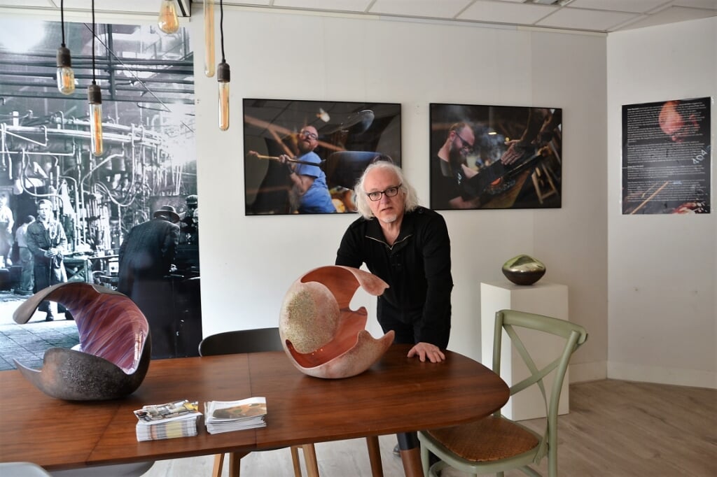 • Momenteel exposeert Tom van Campenhout werk van Geir Nustad in de Kunstplaats.