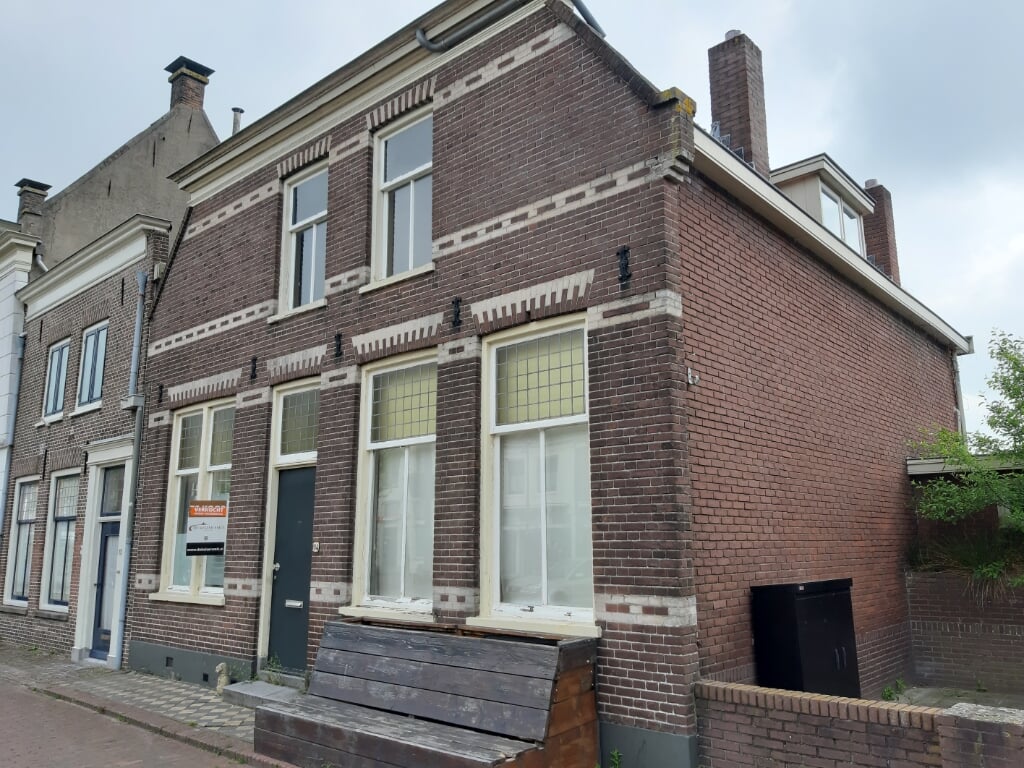 • Joke Smit woonde aan de Voorstraat 94 in Vianen.