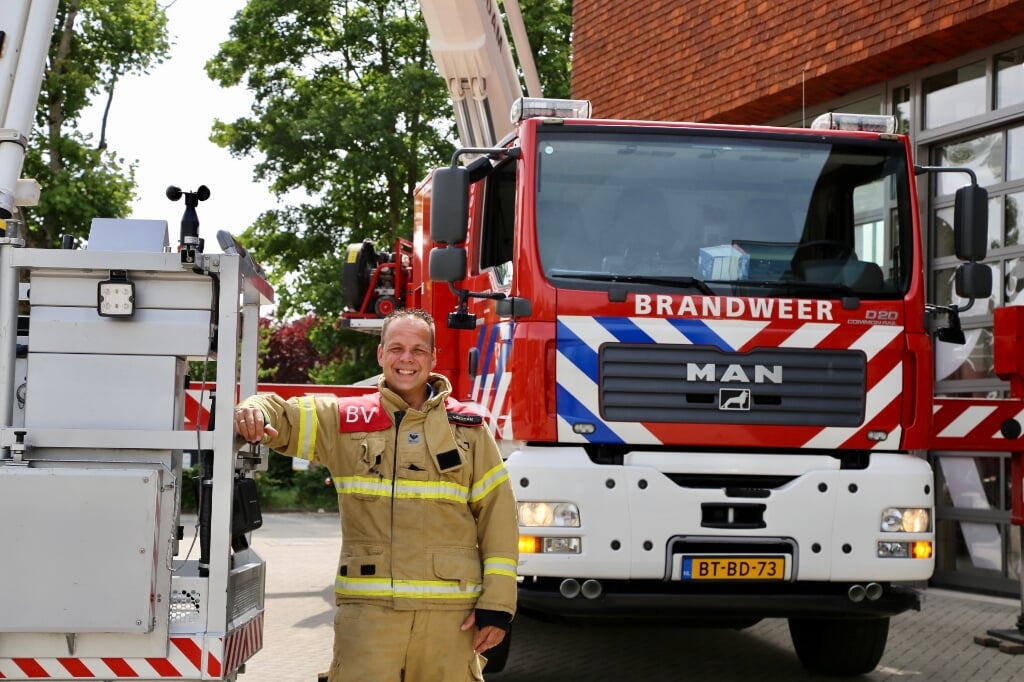 • Antonie is trots op zijn brandweerpost.