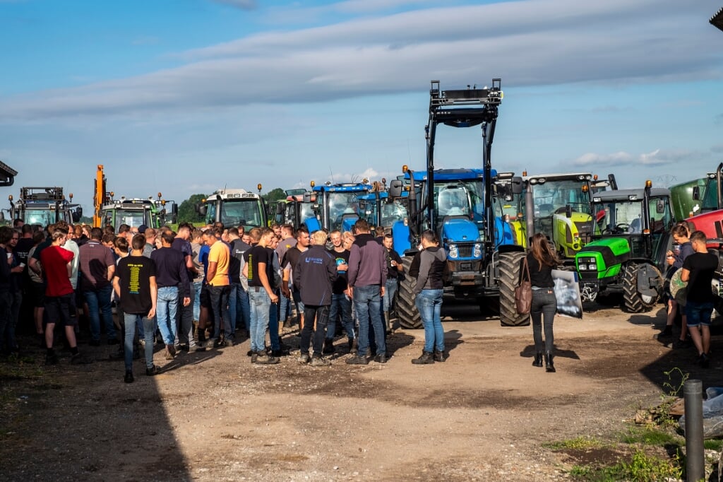• Het verzamelen van de agrariërs woensdag in Stolwijk.