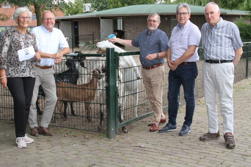 • Vlnr: Boukje van Dijk, Gerard van Vugt, Piet de Leeuw van Weenen, Wannie Goeree en Peter Suijker.
