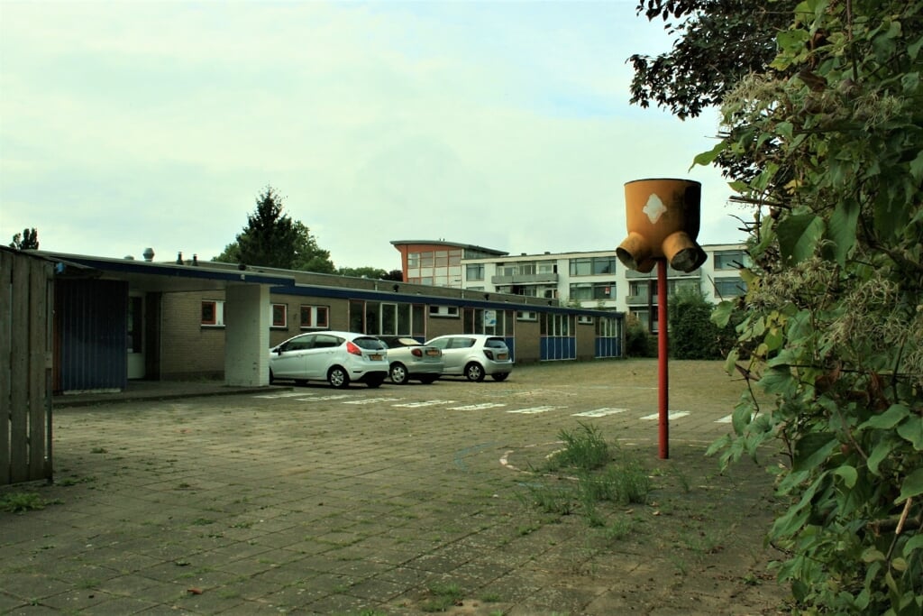 De voormalige school maakt plaats voor een moskee.