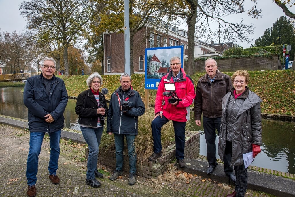 De Werkgroep Beeld en Geluid van de Oudheidkamer maakte in november video- en foto-opnamen van de tien historische schilderingen op borden in de stad.