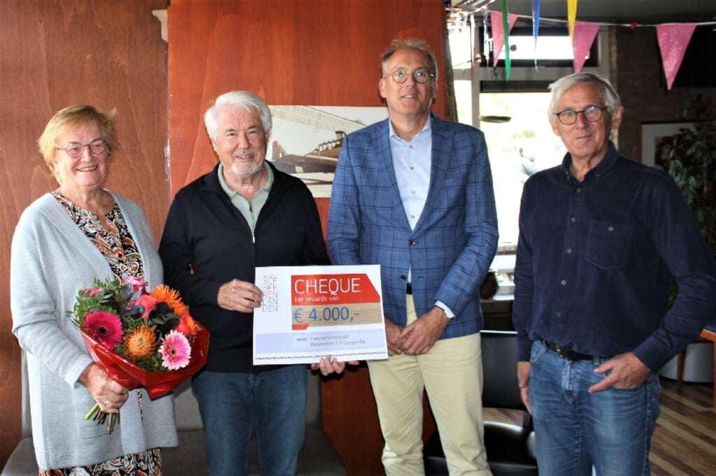 • Van links naar rechts: Tinie Verwerne, Jan Brouwer, Kees Bel en Wim van Barneveld.