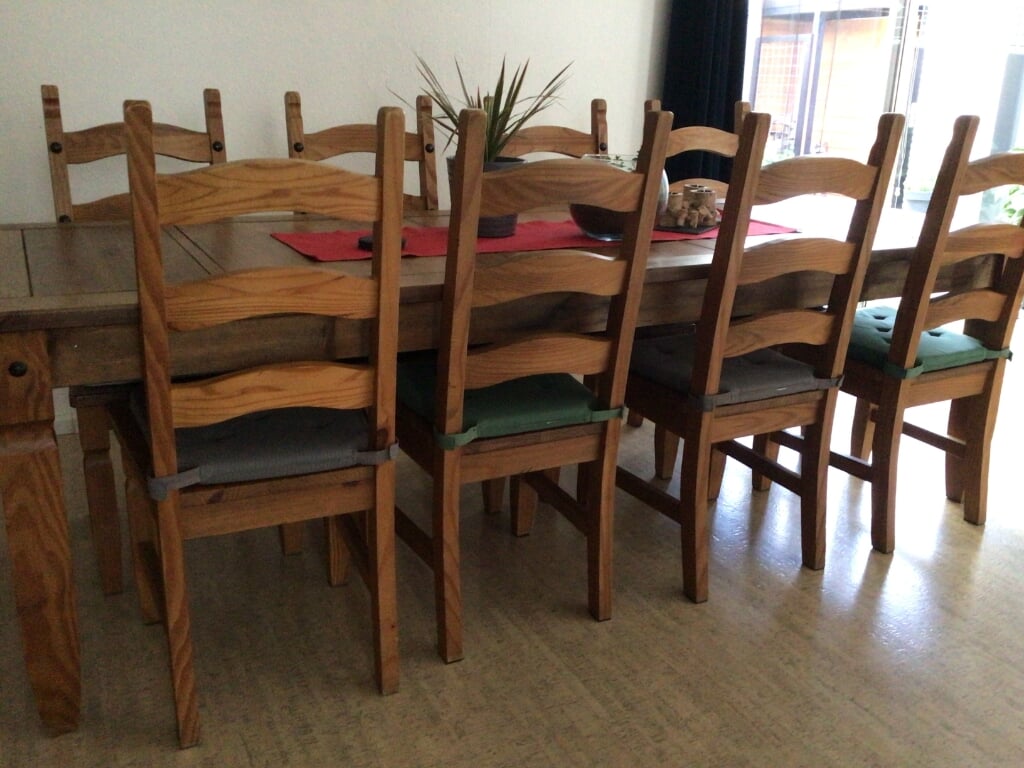 Massief Mexicaans Grenen Eettafel met 8 stoelen