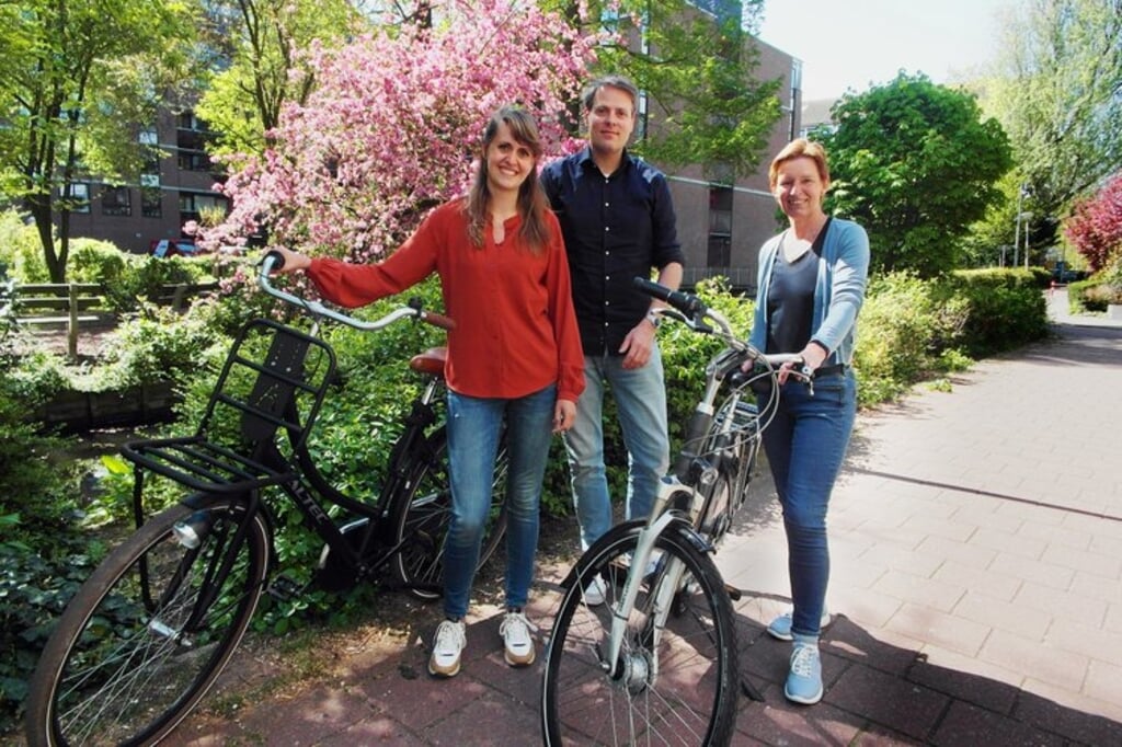 Esmée Venema, Thijs van Endt, en Jenny Verstegen vormen het team van BuurtzorgT Gouda.