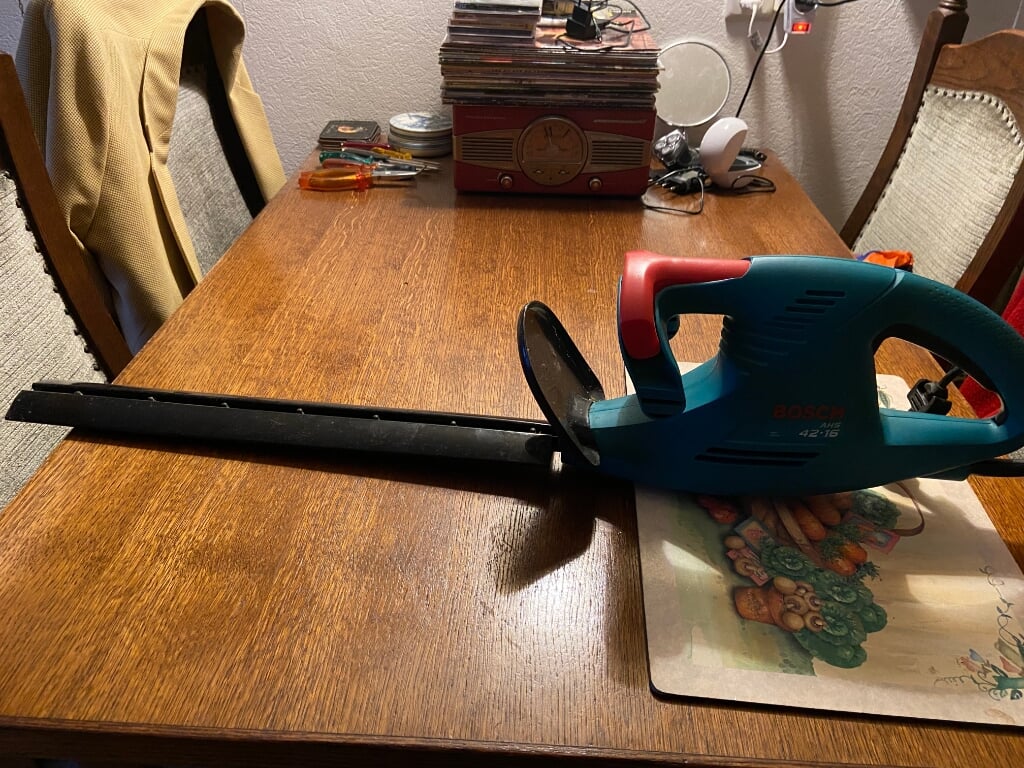 Te koop: Bosch heggeschaar