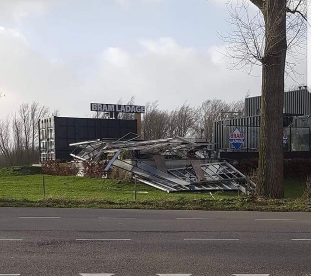 Het restaurant van Bram Ladage werd weggeblazen.