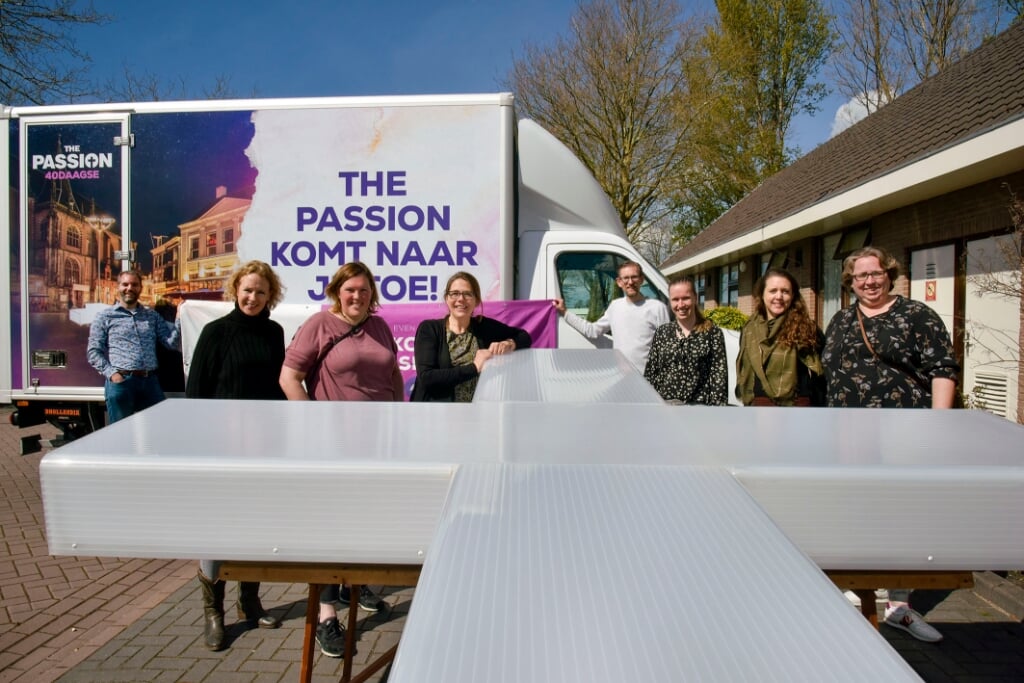 • Het kruis van The Passion was zondag in Woerden.   