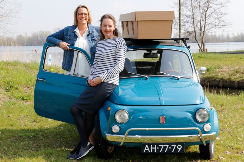 • Nicole Fazzi-Burgers en Karin Horsting organiseren opnieuw een uitvaartmarkt in Woerden. 
