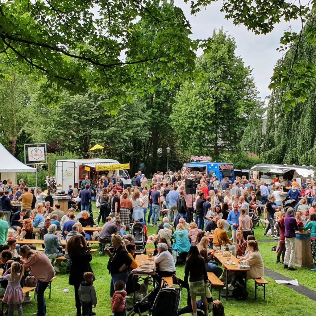 • Het laagdrempelige festival met diverse keukens op wielen vindt in Tiel plaats op de Waalkade.