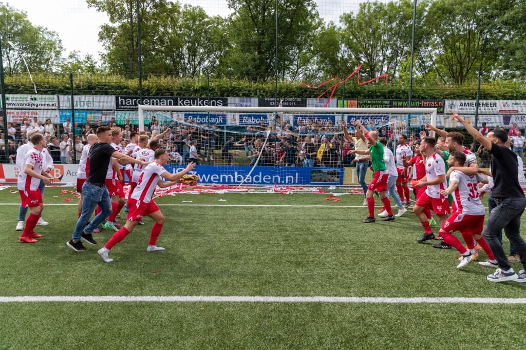 • Kozakken Boys versloeg GVVV uit Veenendaal over twee wedstrijden met 7-2.