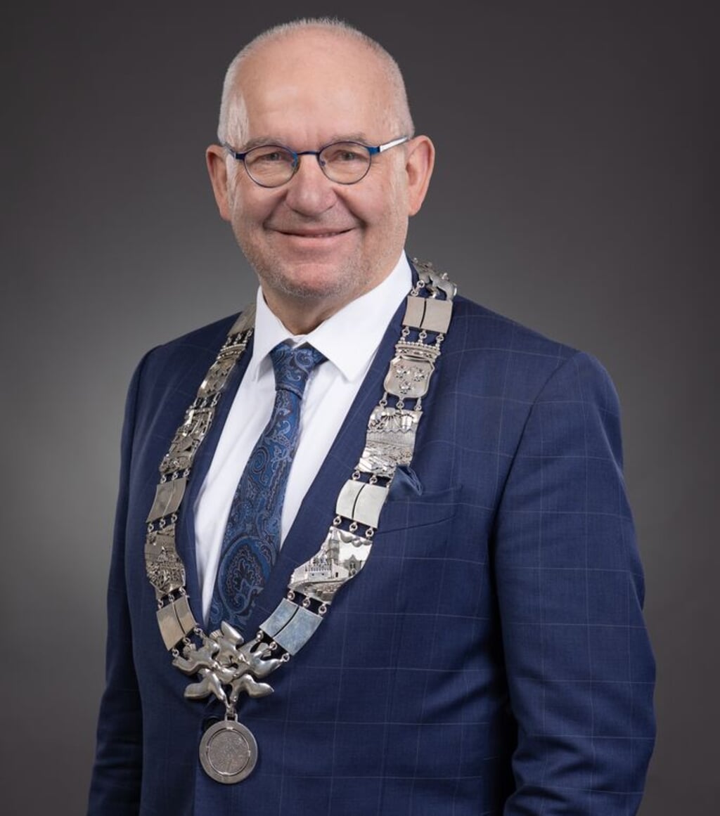 • Burgemeester Jan Heijkoop.
