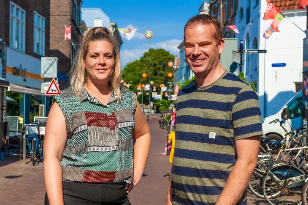 Hester Hage en Martijn Kuiler gaan Het Kontakt - Goudse Post verder helpen richting de toekomst.