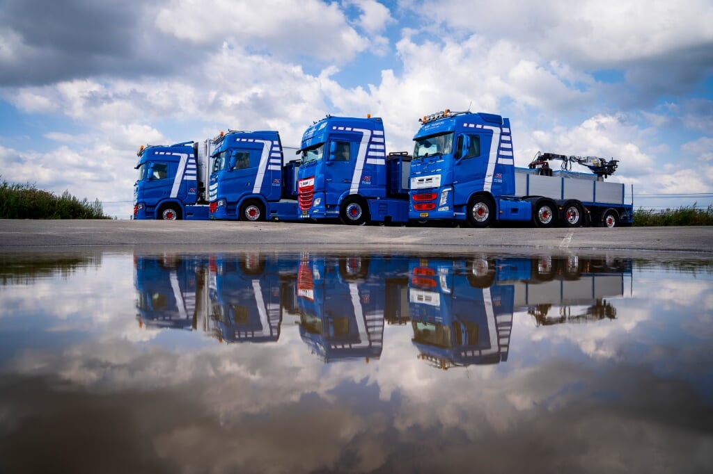 • Vrachtwagens van A. Boer Transport.