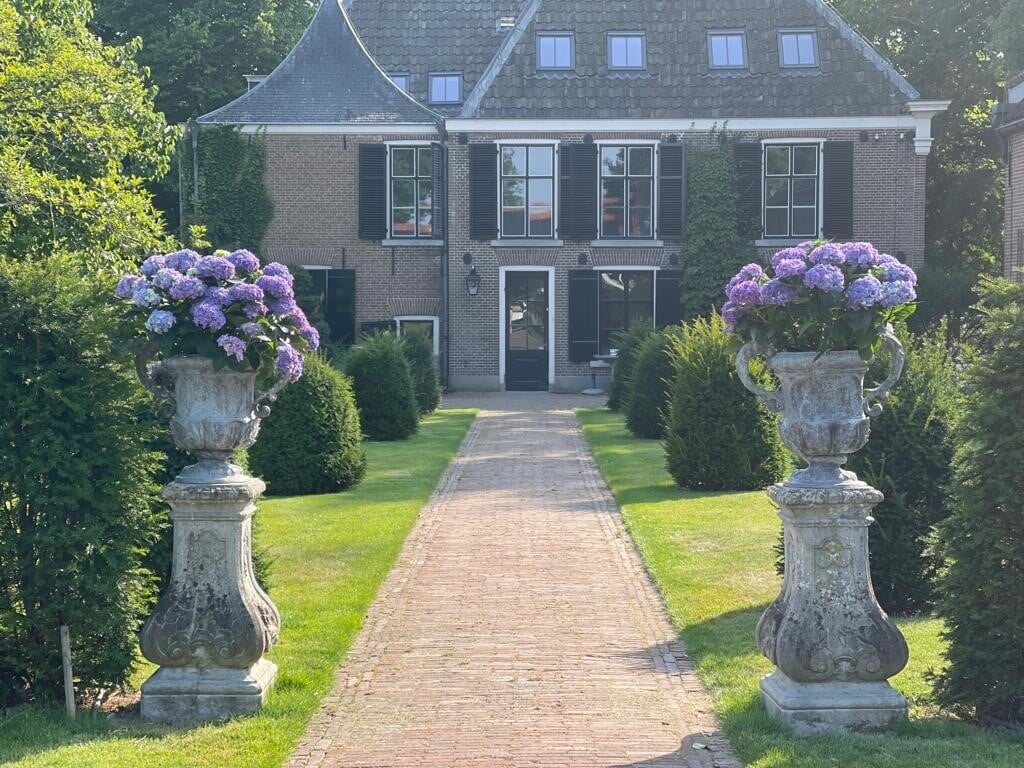 • Een deel van de tuin van Huis te Jaarsveld. 