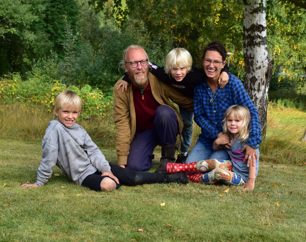 • Anton en Kirsten met hun kinderen Maas, Otto en Fanni. 