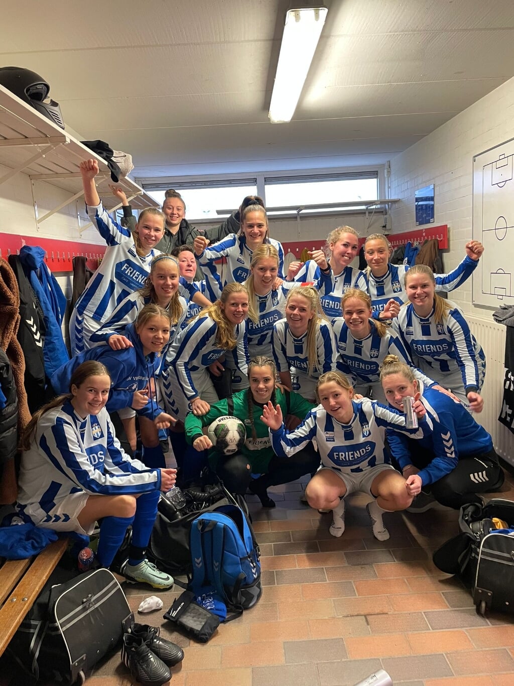 • Het vrouwenvoetbalelftal van VSV Vreeswijk.
