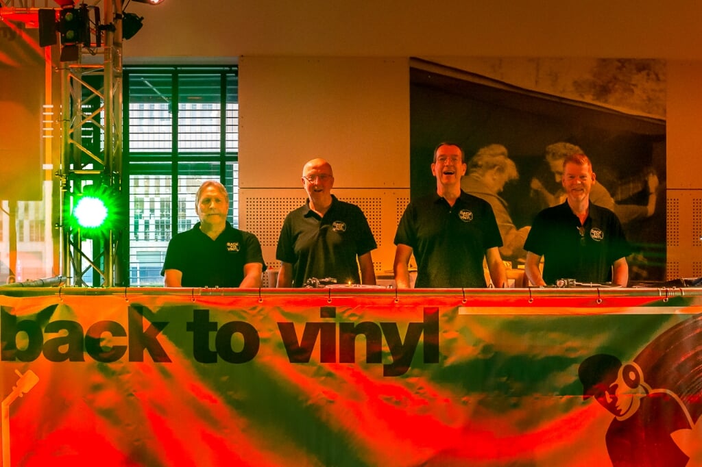 • Teamleden Back to Vinyl met vlnr: Ben Bochanen, Harry Kemp, Ariejan Boon en Lykele Bokhorst.