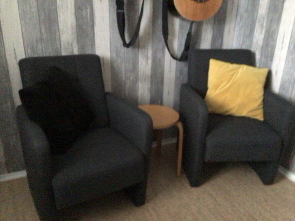 Twee leuke stevige stoeltjes