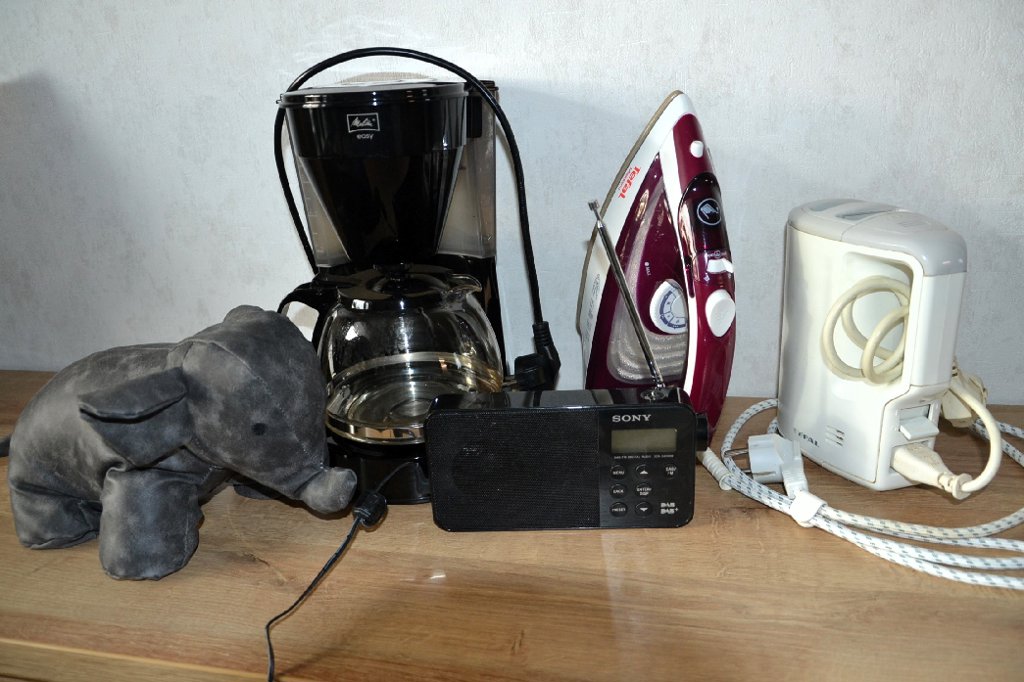 • Van radio's tot koffiezetapparaten en knuffels, alles wordt gerepareerd. 