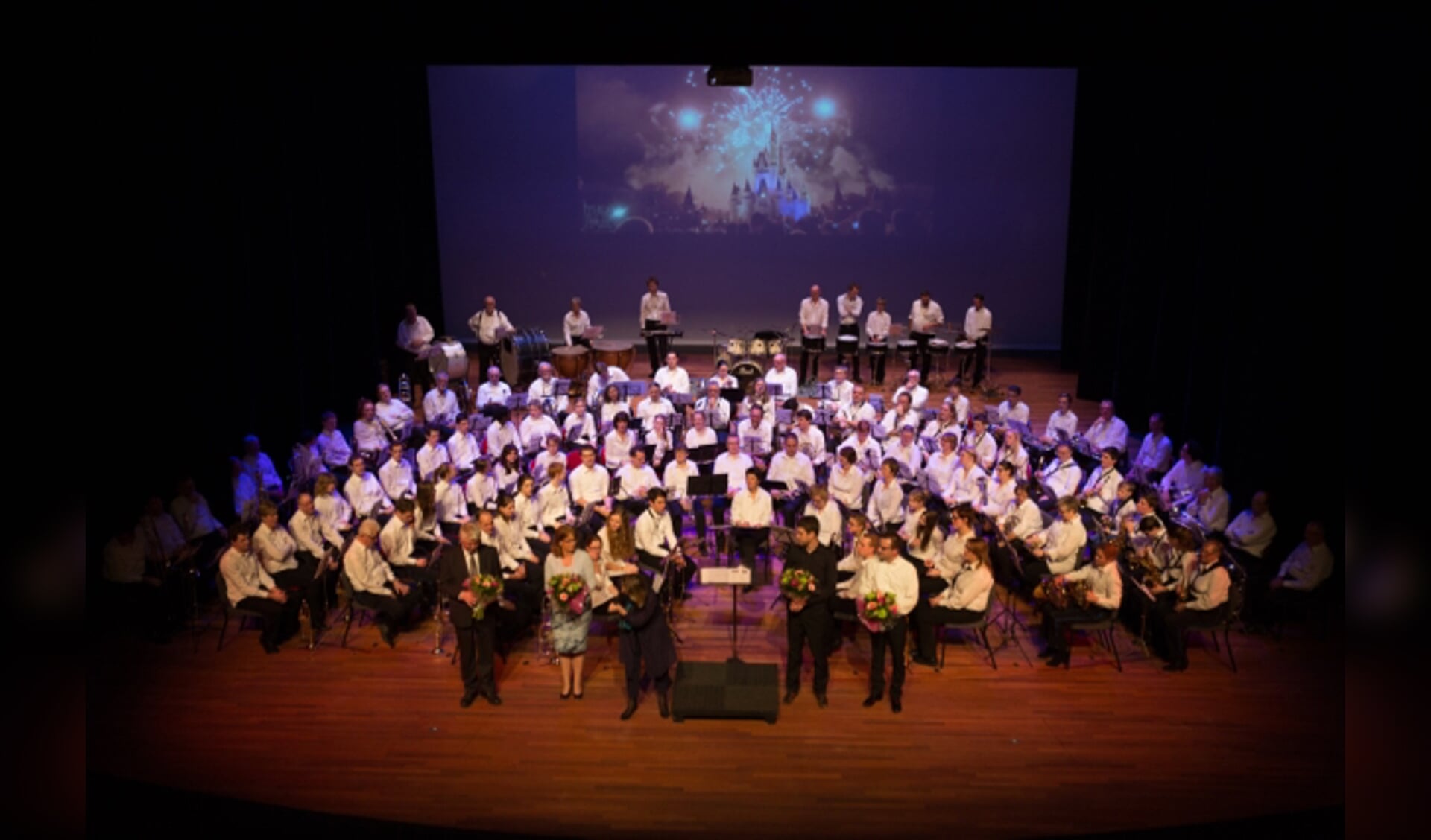  Harmonie Eendracht tijdens het nieuwjaarsconcert.