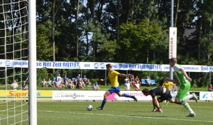  Staphorst scoort tegen Asv Dronten.