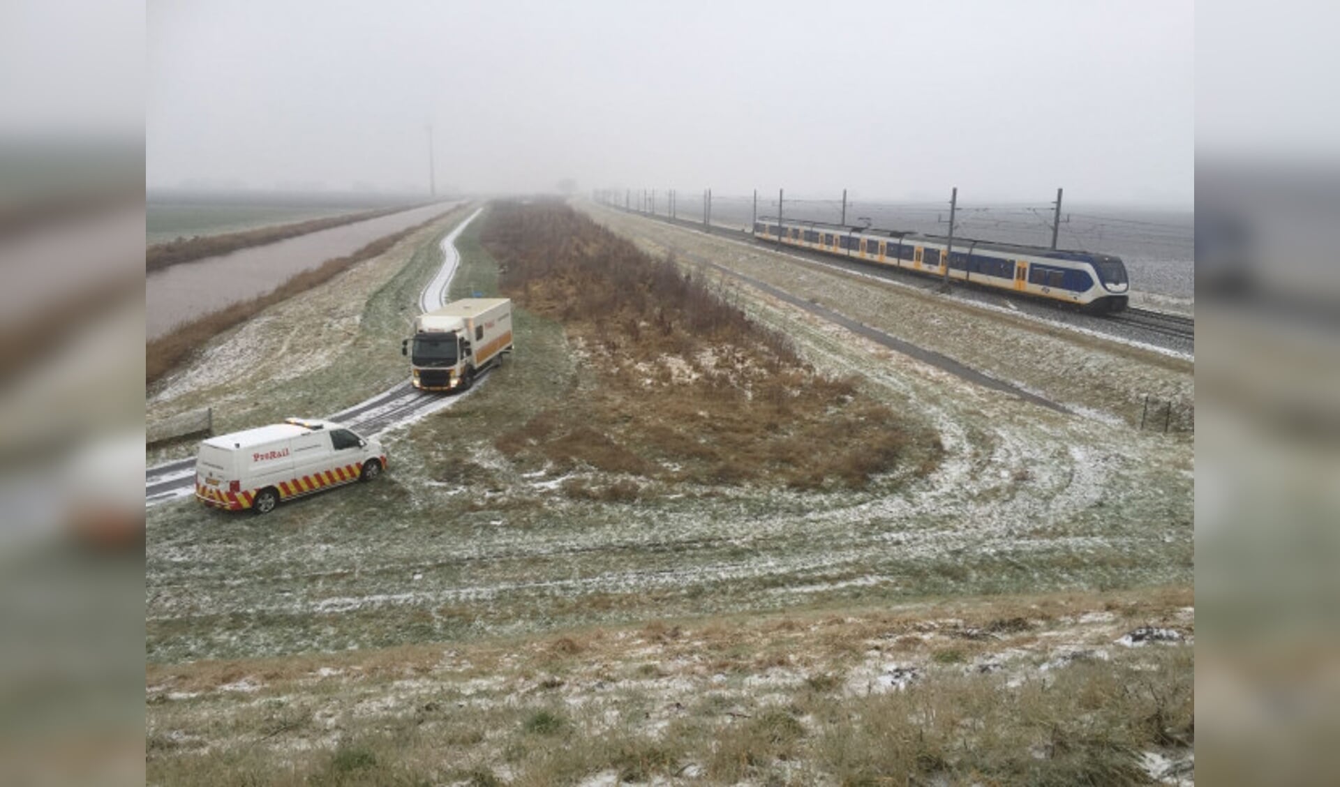  De gestrande trein bij de Oudebosweg.