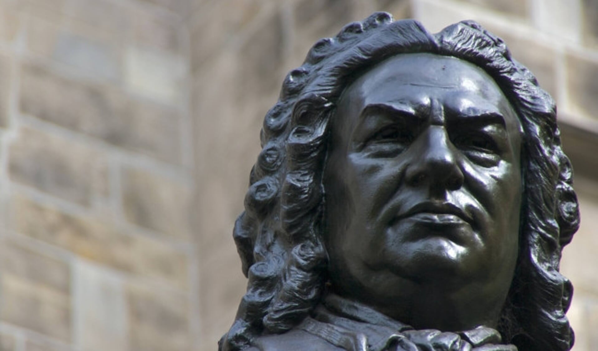 Deel van het standbeeld van Johann Sebastian Bach voor de Thomaskirche in Leipzig waar Bach cantor-organist was.