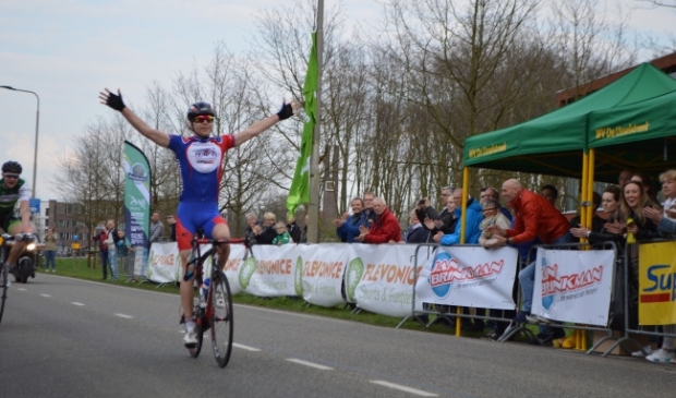 <p>Dit jaar geen start en finish in Dronten, maar bij Flevonice.</p>