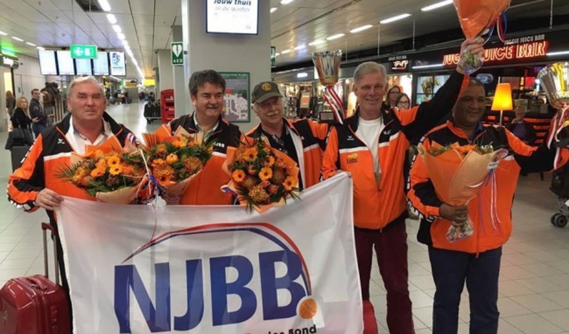  Nederlands team terug uit Monaco na het behalen van de EK-titel veteranen.